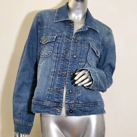 St. John's Bay Denim Jacket – Size Medium, Classic Style, Excellent Condition - Picture 9 of 15